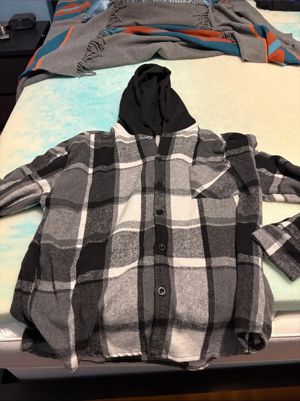 SHEIN Lighweight Black & Gray Plaid Hooded Flannel